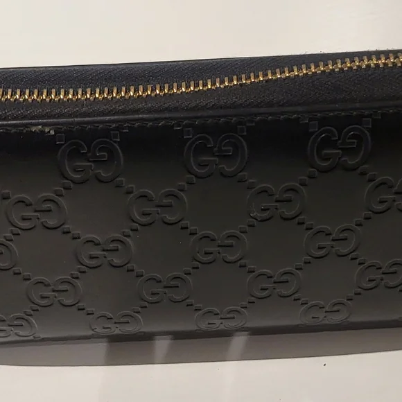 Gucci Black Key & Card Holder with Gold Zipper - Picture 4 of 8